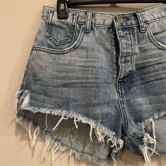 ONE TEASPOON Shorts Women Size 25 Denim Jean Cut Off Fray Button Fly Le Wolves - Picture 2 of 11